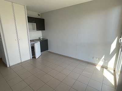 STUDIO A LOUER - VILLEURBANNE - 20.66 m2 - 530�&euro; charges comprises par mois