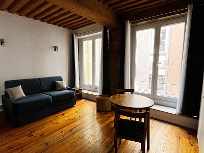STUDIO A LOUER - LYON 1ER ARRONDISSEMENT - 26.74 m2 - 654 &euro; charges comprises par mois