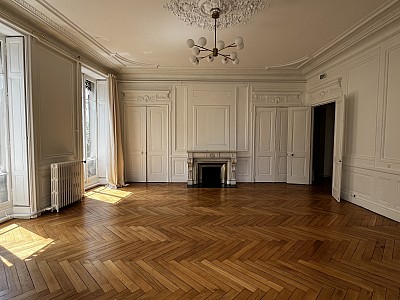 APPARTEMENT T6 A LOUER - LYON 3EME ARRONDISSEMENT - 212.97 m2 - 3 130 &euro; charges comprises par mois