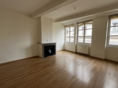 APPARTEMENT T2 A LOUER - LYON 2EME ARRONDISSEMENT Bellecour - 78.89 m2 - 1 169 &euro; charges comprises par mois