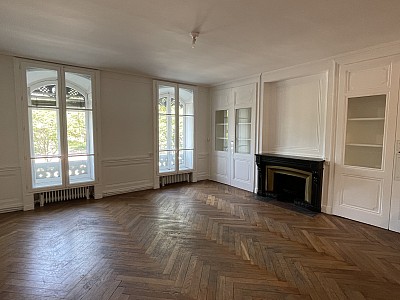 APPARTEMENT T4 A LOUER - LYON 2EME ARRONDISSEMENT - 130 m2 - 1 702 &euro; charges comprises par mois