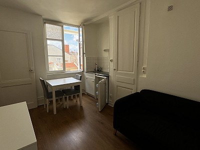 APPARTEMENT T1 A LOUER - LYON 6EME ARRONDISSEMENT - 20.36 m2 - 531 &euro; charges comprises par mois