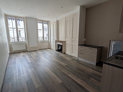 APPARTEMENT T3 A LOUER - LYON 3EME ARRONDISSEMENT - 66.61 m2 - 1 000 &euro; charges comprises par mois