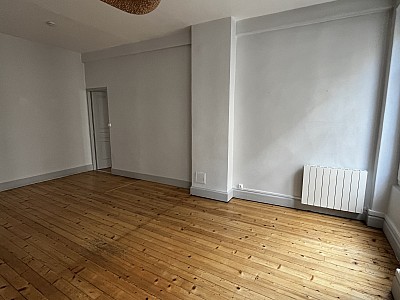 APPARTEMENT T2 A LOUER - LYON 7EME ARRONDISSEMENT - 58.26 m2 - 893 &euro; charges comprises par mois