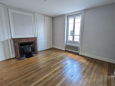 APPARTEMENT T1 A LOUER - LYON 7EME ARRONDISSEMENT - 50.99 m2 - 775 &euro; charges comprises par mois