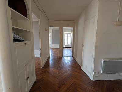 APPARTEMENT T3 A LOUER - LYON 3EME ARRONDISSEMENT - 77.38 m2 - 1 104 &euro; charges comprises par mois