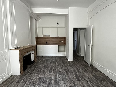 APPARTEMENT T2 A LOUER - TASSIN LA DEMI LUNE - 51.44 m2 - 850 &euro; charges comprises par mois