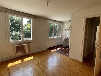 APPARTEMENT T2 A LOUER - TASSIN LA DEMI LUNE - 36.36 m2 - 610 &euro; charges comprises par mois