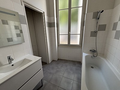 APPARTEMENT T4 A LOUER - LYON 3EME ARRONDISSEMENT - 128.67 m2 - 2 165 &euro; charges comprises par mois