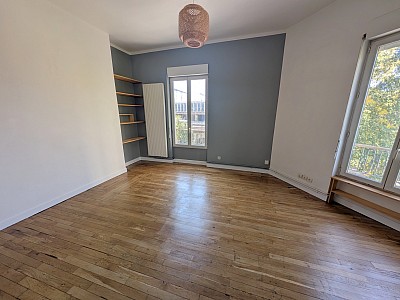 APPARTEMENT T3 A LOUER - LYON 7EME ARRONDISSEMENT - 50.59 m2 - 835 &euro; charges comprises par mois