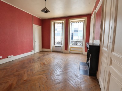 T1 Bis A VENDRE - LYON 7EME ARRONDISSEMENT - 51.19 m2 - 205 000 &euro;