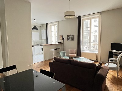APPARTEMENT T2 A LOUER - LYON 6EME ARRONDISSEMENT - 67.47 m2 - 1 217 &euro; charges comprises par mois