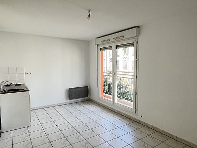 APPARTEMENT T1 A LOUER - VILLEURBANNE Grandclément - 31.6 m2 - 562 &euro; charges comprises par mois