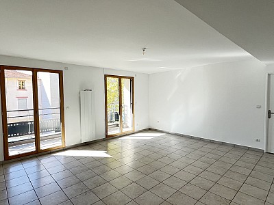 APPARTEMENT T5 A LOUER - LYON 8EME ARRONDISSEMENT Montplaisir Nord - 109.25 m2 - 1 790 &euro; charges comprises par mois