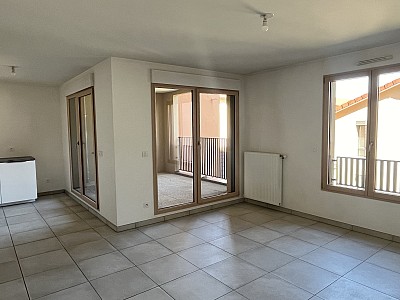 APPARTEMENT T3 A LOUER - TASSIN LA DEMI LUNE - 66.03 m2 - 922 &euro; charges comprises par mois