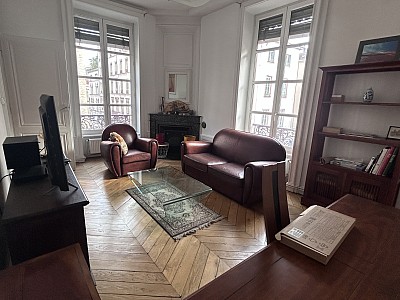APPARTEMENT T2 A LOUER - LYON 2EME ARRONDISSEMENT - 62.63 m2 - 1 297 &euro; charges comprises par mois
