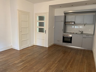 APPARTEMENT T2 A LOUER - LYON 3EME ARRONDISSEMENT - 42.32 m2 - 681 &euro; charges comprises par mois