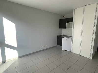 STUDIO A LOUER - VILLEURBANNE - 20.61 m2 - 516 &euro; charges comprises par mois