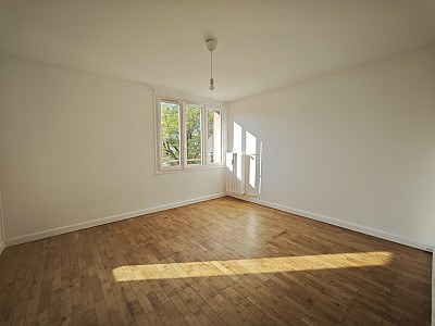 APPARTEMENT T2 A LOUER - DECINES CHARPIEU - 40.87 m2 - 685 &euro; charges comprises par mois