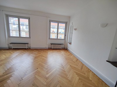 APPARTEMENT T3 A LOUER - LYON 7EME ARRONDISSEMENT Jean-Mace - 90.43 m2 - 1 340 &euro; charges comprises par mois