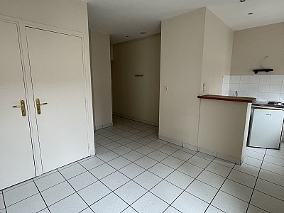 STUDIO A LOUER - LYON 2EME ARRONDISSEMENT Jacobins - 21.75 m2 - 465 &euro; charges comprises par mois