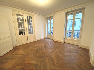 APPARTEMENT T4 A LOUER - LYON 7EME ARRONDISSEMENT - 83,36 m2 - 1084 € charges comprises par mois