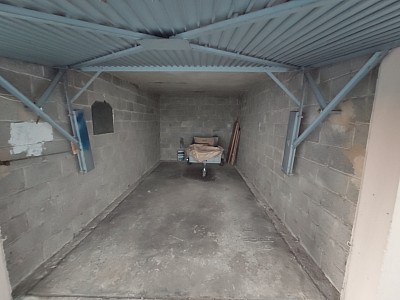 GARAGE A LOUER - LYON 4EME ARRONDISSEMENT - 102 € charges comprises par mois