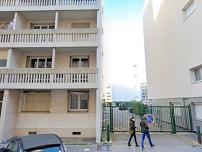 GARAGE A LOUER - LYON 3EME ARRONDISSEMENT - 9 m2 - 100 € charges comprises par mois