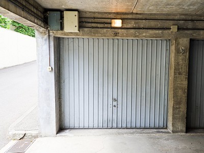 Garage fermé de 14 m² environ A VENDRE - VENISSIEUX - 23 500 €