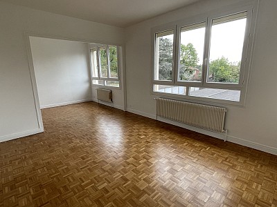 APPARTEMENT T3 A LOUER - STE FOY LES LYON - 73.88 m2 - 990 € charges comprises par mois