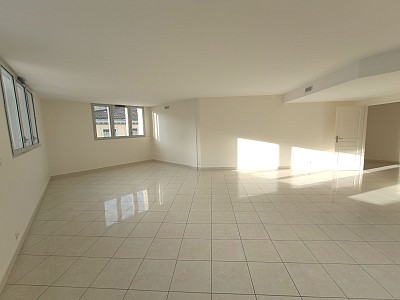 APPARTEMENT T4 A LOUER - LYON 2EME ARRONDISSEMENT Ainay - 138.19 m2 - 2060 € charges comprises par mois