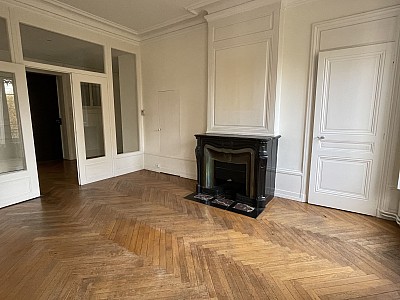 APPARTEMENT T5 A LOUER - LYON 3EME ARRONDISSEMENT - 147.42 m2 - 1885 € charges comprises par mois