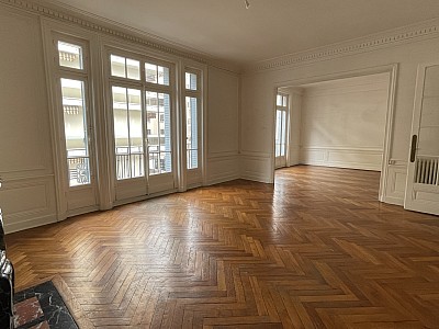 APPARTEMENT T4 A LOUER - LYON 6EME ARRONDISSEMENT - 142.83 m2 - 1790€ charges comprises par mois