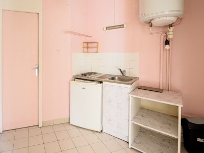 Local commercial attach  un studio au 1er tage A VENDRE - LYON 1ER ARRONDISSEMENT - 40 m2 - 202000€ 