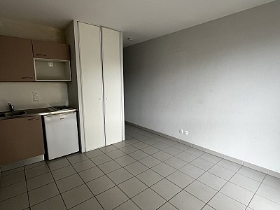 STUDIO A LOUER - VILLEURBANNE - 20.78 m2 - 520€ charges comprises par mois