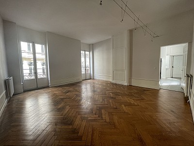 APPARTEMENT T4 A LOUER - LYON 2EME ARRONDISSEMENT Jacobins - 118.15 m2 - 1820€ charges comprises par mois