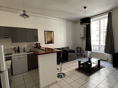 APPARTEMENT T2 A LOUER - LYON 6EME ARRONDISSEMENT - 49.02 m2 - 907€ charges comprises par mois