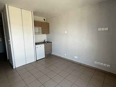 STUDIO A LOUER - VILLEURBANNE - 20.66 m2 - 530€ charges comprises par mois