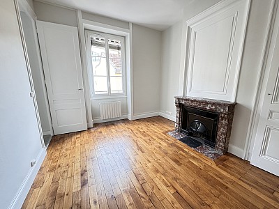APPARTEMENT T2 A LOUER - LYON 7EME ARRONDISSEMENT - 65.62 m2 - 999 € charges comprises par mois