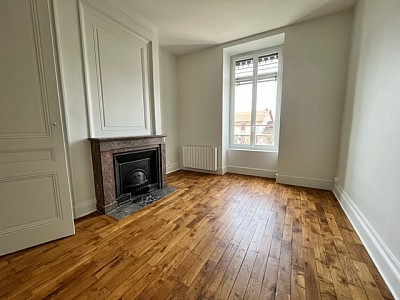 APPARTEMENT T2 A LOUER - LYON 7EME ARRONDISSEMENT - 63.68 m2 - 999 € charges comprises par mois