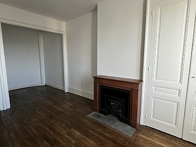 APPARTEMENT T1 A LOUER - LYON 7EME ARRONDISSEMENT - 41.72 m2 - 778€ charges comprises par mois