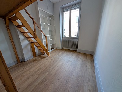 APPARTEMENT T3 A LOUER - VILLEURBANNE - 70.59 m2 - 999€ charges comprises par mois