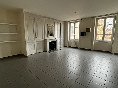 APPARTEMENT T3 A LOUER - LYON 3EME ARRONDISSEMENT - 88.77 m2 - 1�166�&euro; charges comprises par mois