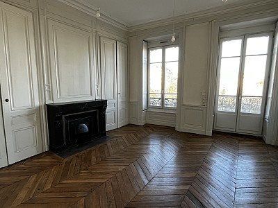 APPARTEMENT T3 A LOUER - LYON 2EME ARRONDISSEMENT - 71.21 m2 - 971�&euro; charges comprises par mois