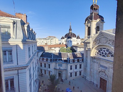 APPARTEMENT T3 A LOUER - LYON 2EME ARRONDISSEMENT Bellecour - 78.72 m2 - 1�018�&euro; charges comprises par mois