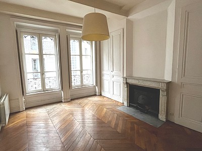 APPARTEMENT T2 A LOUER - LYON 2EME ARRONDISSEMENT - 52.94 m2 - 800�&euro; charges comprises par mois
