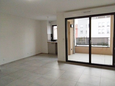 APPARTEMENT T2 A LOUER - TASSIN LA DEMI LUNE - 46.3 m2 - 941�&euro; charges comprises par mois