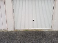GARAGE A LOUER - BRON - 1 m2 - 80 € charges comprises par mois