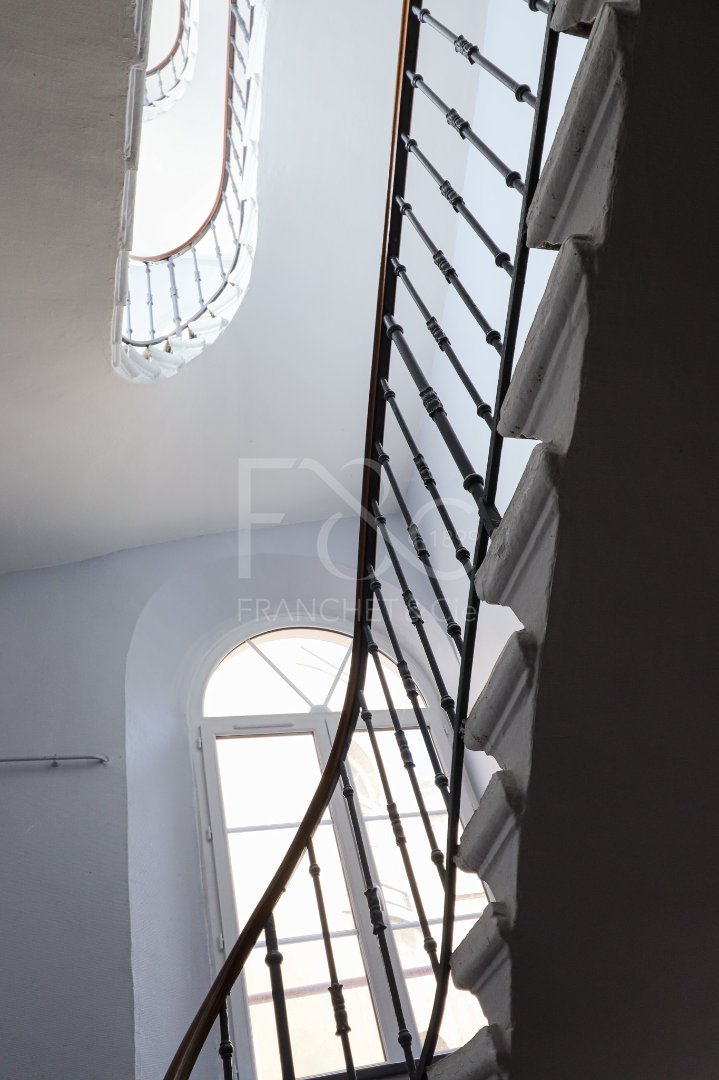 Appartement T1 de 18 m² avec grenier.