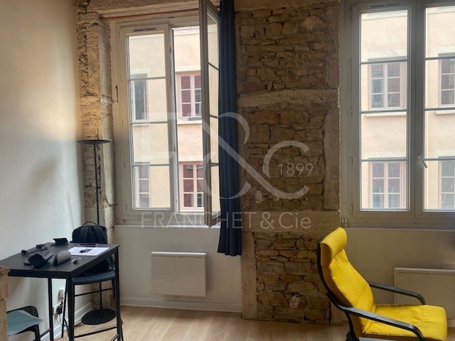 APPARTEMENT T1 A LOUER - LYON 1ER ARRONDISSEMENT - 30.05 m2 - 700 &euro; charges comprises par mois